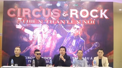 Lần đầu tiên các nghệ sĩ kết hợp xiếc và rock
