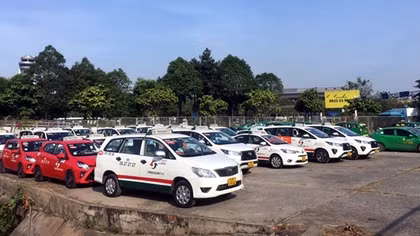 Đưa vào hoạt động bãi đỗ taxi miễn phí tạm thời ở sân bay Tân Sơn Nhất