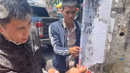 Công an TP Hồ Chí Minh xử lý nhiều đối tượng dán quảng cáo, cho vay “tín dụng đen”