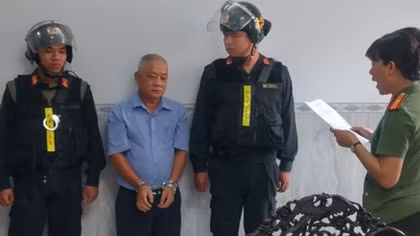 Khám xét nhà riêng nguyên Trưởng phòng Kiểm sát điều tra án kinh tế chức vụ