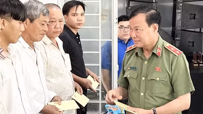 Nhiều kiến nghị của cử tri huyện Tân Trụ gửi gắm Đoàn ĐBQH tỉnh Long An