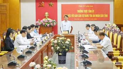 Bí thư Tỉnh ủy Lào Cai chủ trì buổi làm việc giữa Thường trực Tỉnh ủy với Ban Cán sự Đảng Tòa án nhân dân tỉnh