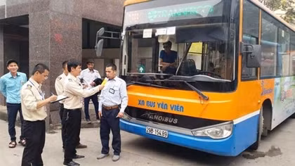 Công ty vận tải tự đo nồng độ cồn cho tài xế trước và sau khi lái xe