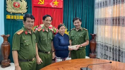 Xúc động khi nhận lại 189 triệu đồng bị trộm