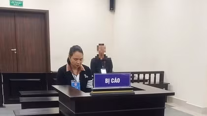 Bi hài vụ “Sinh con với chồng nhưng làm giả khai sinh cho con mang họ người tình”