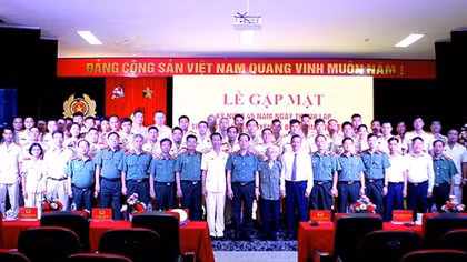 Tiếp tục phát huy truyền thống vẻ vang của lực lượng Cảnh vệ anh hùng