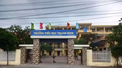 Một học sinh lớp 4 tử vong vì hở điện sau khi biểu diễn văn nghệ