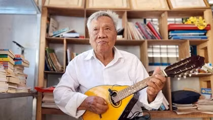 Kể chuyện người truyền sử