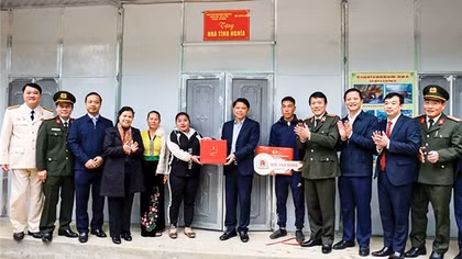 Những ngôi nhà nghĩa tình nơi biên cương Tổ quốc