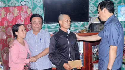 Thăm hỏi, chia buồn và động viên gia đình bé Thái Lý Hạo Nam