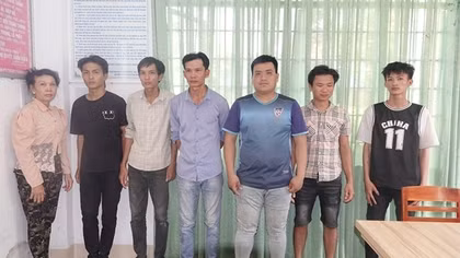 Làm rõ hành vi cố ý gây thương tích của ba mẹ con