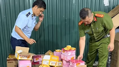 Tạm giữ trên 4.500 chiếc bánh trung thu nhập lậu