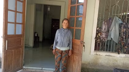 Nữ lao công nghèo tìm người trả lại hơn 30 triệu đồng nhặt được