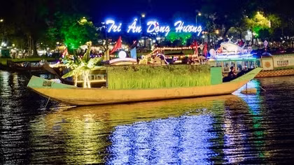 Lần đầu tiên tổ chức chương trình “Tri ân dòng Hương”