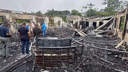 Cháy ký túc xá nữ sinh ở Guyana làm 19 người thiệt mạng