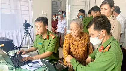 Công an tỉnh Bạc Liêu quyết tâm về đích sớm trong cấp CCCD