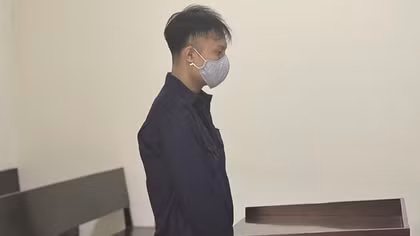 "Tú ông" môi giới mại dâm với giá hàng chục ngàn USD