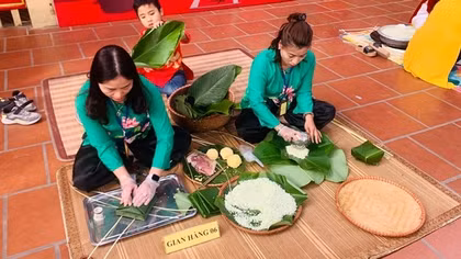 Trải nghiệm không khí Tết xưa tại sân trường