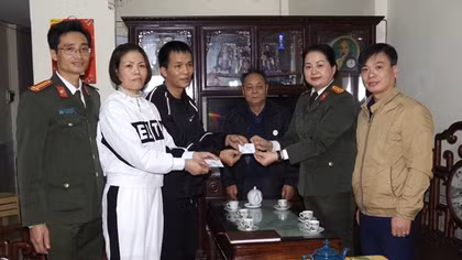 Nhanh chóng làm Bảo hiểm y tế cho chiến sĩ nghĩa vụ CAND và thân nhân