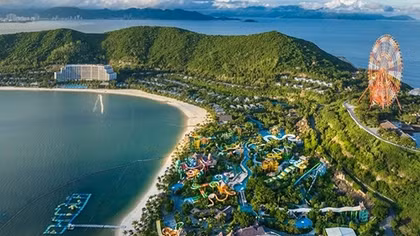 Sao đầu tiên của 8Wonder đã đến Vinpearl Nha Trang