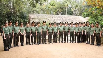 Học tập "Sáu điều Bác dạy CAND" tại ngôi trường vinh dự được Bác Hồ nhiều lần về thăm