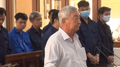 Nguyên Giám đốc Sở Tài nguyên và Môi trường Đồng Nai cùng 12 đồng phạm hầu tòa