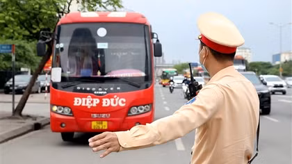 CSGT cả nước tổng kiểm soát xe ô tô kinh doanh vận tải