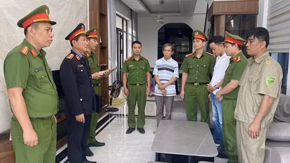 Giả vay tiền đáo hạn cho khách, cán bộ ngân hàng chiếm đoạt 25 tỷ đồng