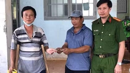 Không tham của rơi