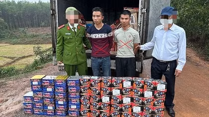Hết Tết vẫn ôm hơn tạ pháo lậu “du ký”