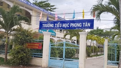 Nữ kế toán “chuyển nhầm” hàng trăm triệu đồng vào tài khoản của chồng