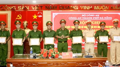 Ngăn chặn hiệu quả tội phạm, nhiều CBCS lực lượng 911 được khen thưởng