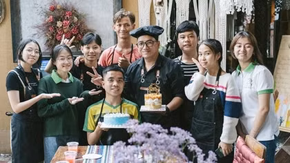 Những đôi bàn tay biết nói