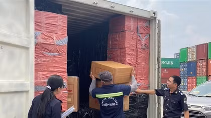 Phát hiện container chứa hơn 11,7 triệu điếu thuốc lá nghi vi phạm sở hữu trí tuệ