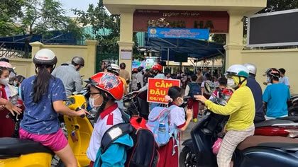Trường Tiểu học Hồng Hà sẽ hoàn trả cho phụ huynh học sinh số tiền thu sai quy định