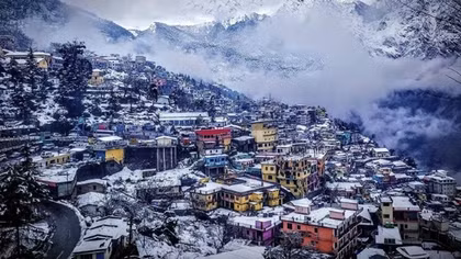 Thị trấn hành hương nổi tiếng trên dãy Himalaya xuất hiện nhiều vết nứt bí ẩn