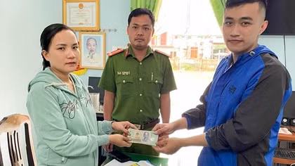 Trả lại gần 40 triệu đồng cho người đánh rơi