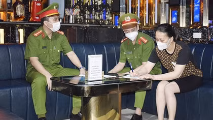 Hiểm họa “khí cười” trong học đường