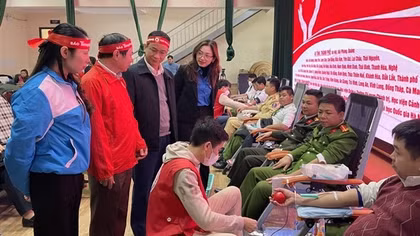 Gần 1.000 người tham gia hiến máu tại Thanh Hoá