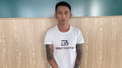 Mang xăng đốt phòng trọ trả thù người yêu cũ, 3 người bị thương