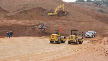 Những vướng mắc làm chậm giải phóng mặt bằng cao tốc Bắc - Nam