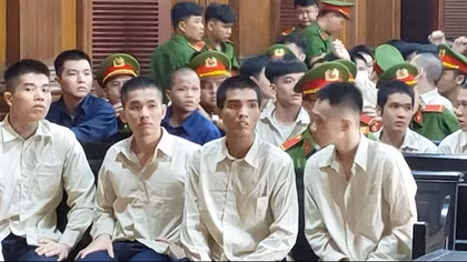 Băng nhóm áo cam gây rối trật tự công cộng lãnh án