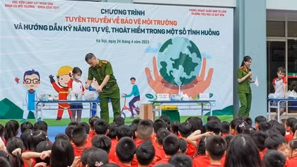 Học viện CSND hướng dẫn kỹ năng tự vệ và thoát hiểm tại trường học
