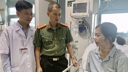 Bạn đọc Báo CAND ủng hộ nữ bác sĩ gặp nạn trong vụ cháy chung cư mini