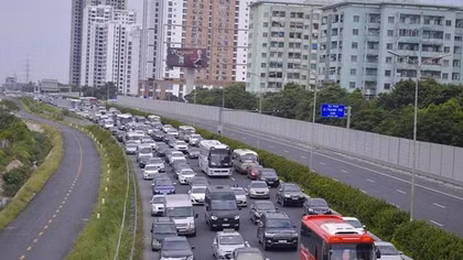 Hà Nội phân luồng giao thông tránh ùn tắc các cửa ngõ dịp nghỉ lễ