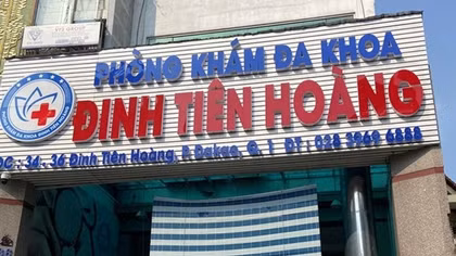 Thai phụ bị phòng khám giữ lại để “vẽ bệnh, moi tiền”