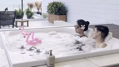 "Nghèo sang chảnh"  - Lối sống mới hay sự lệch lạc trong nhận thức?