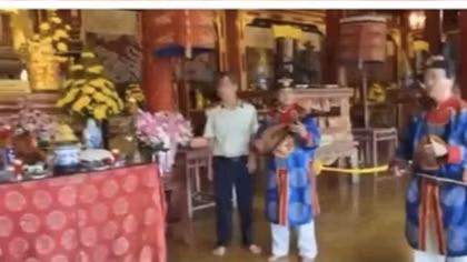 Vi phạm nghi lễ văn hóa cung đình khi tham quan, dâng hương tại Thế Tổ Miếu