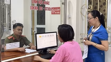 Người dân hưởng nhiều lợi ích từ 2 nhóm dịch vụ công liên thông ở Hà Nam