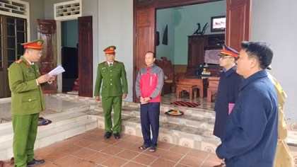 Bắt đối tượng làm giả sổ đỏ để lừa đảo, chiếm đoạt tài sản